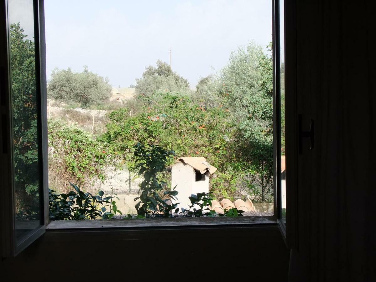 Il Filo Di Paglia Bed & Breakfast Comiso Bagian luar foto